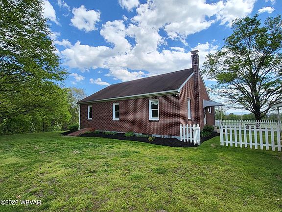 4th image of 1075 Crawford Rd