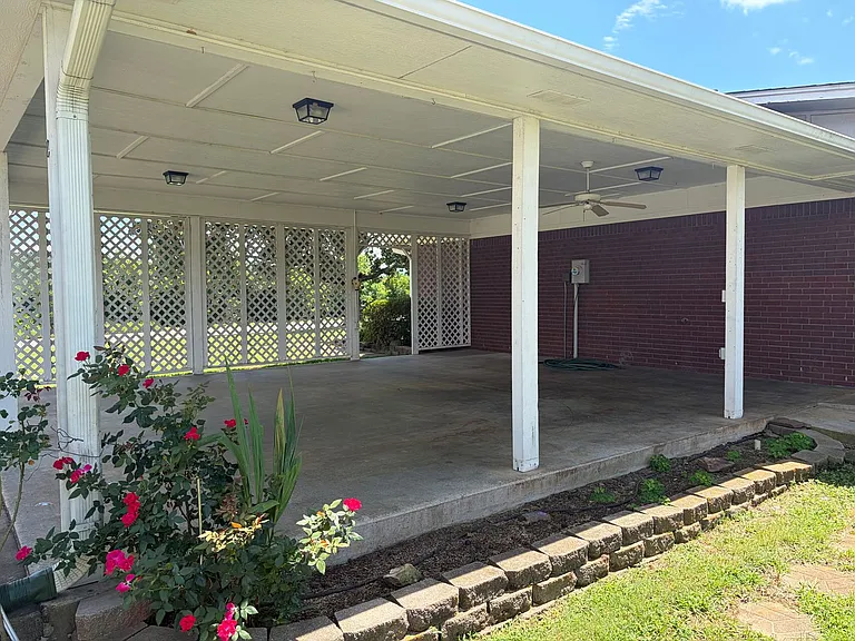 3606 Highway 71 E — Photo 5