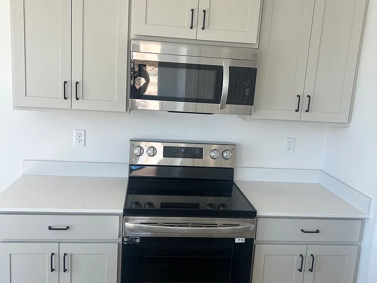 1817 Livy Ln — Photo 8