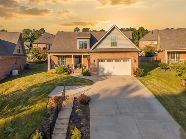 212 Roberts Meadow Loop, Spartanburg, SC 29307