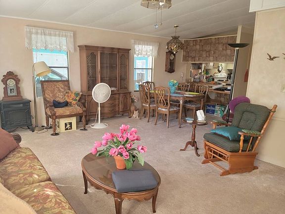 5th image of 227 Alpine Dr
