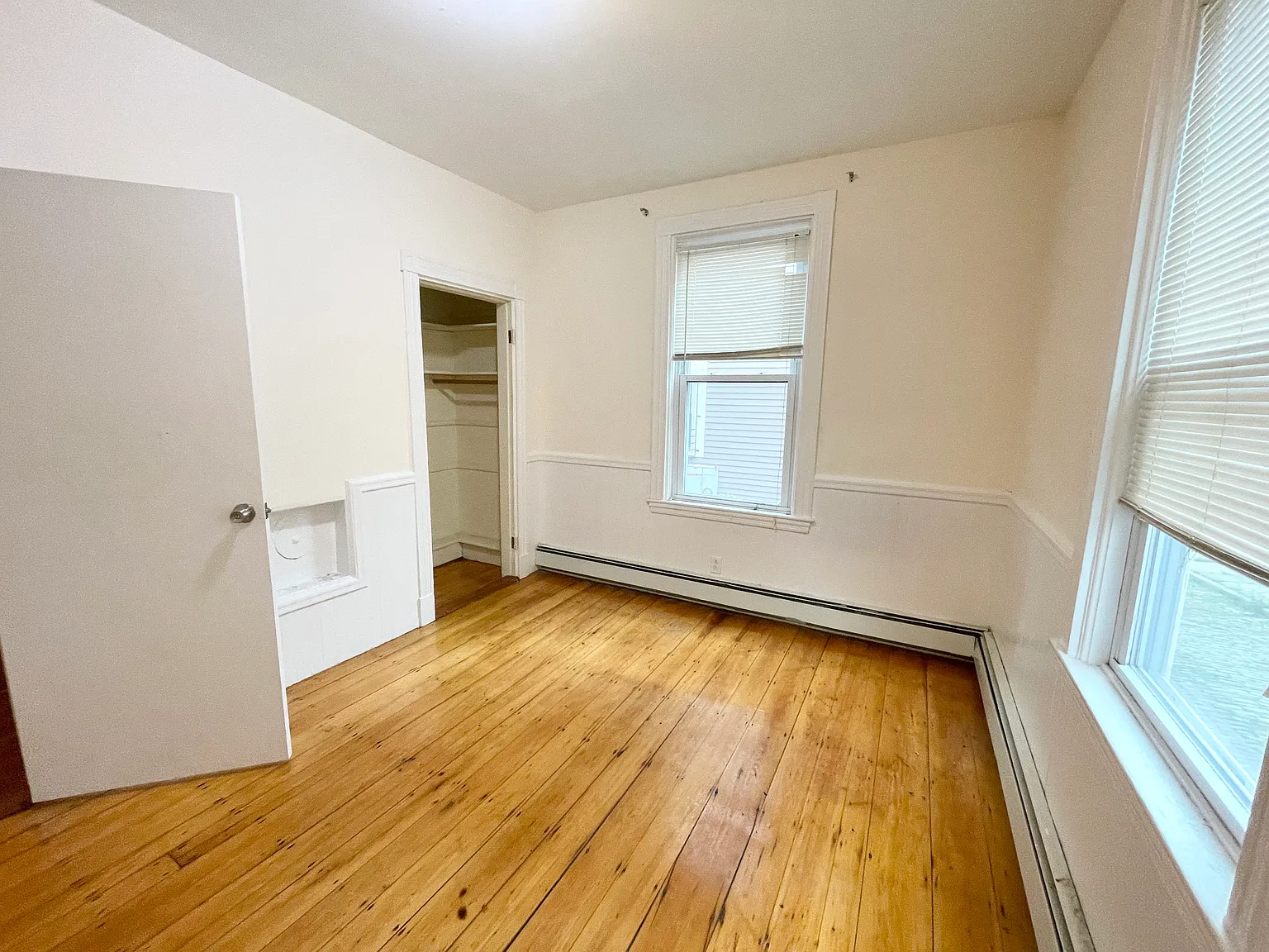 3 bed, 1.5 bath, 1500 sqft, $4,200 — Photo 3