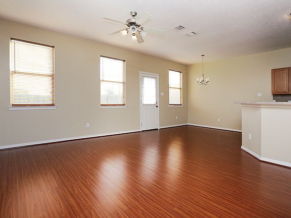 3rd image of 6002 Yorkglen Manor Ln