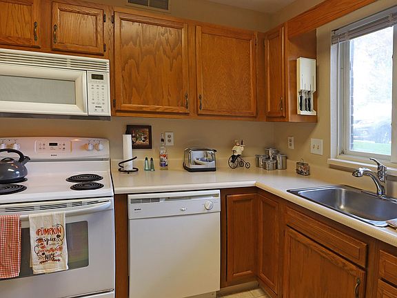 4th image of 3302 Devonwood Hls NE APT B