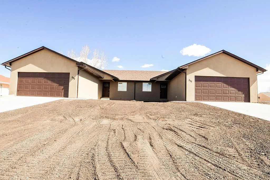 3 bed, 1484 sqft, $2,195 — Photo 1