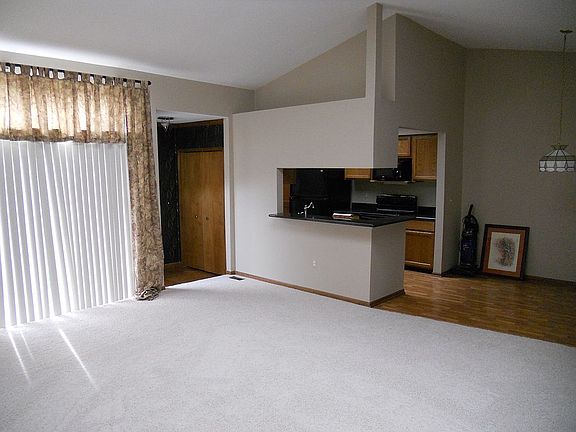 3rd image of 48524 Hudson Bay Ct