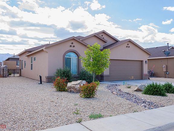 2nd image of 5870 Coyote Flats St