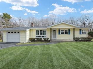 40 Forestdale Dr, Cumberland, RI 02864