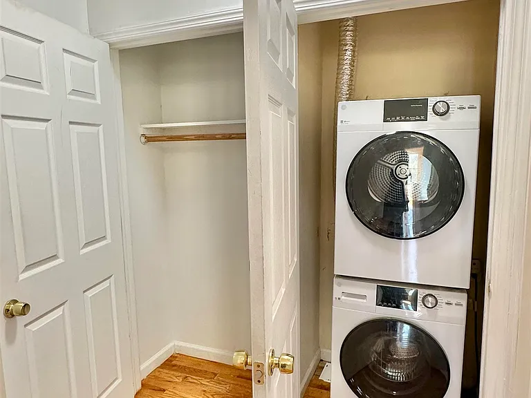 245 Duncan Ave #4 — Photo 18