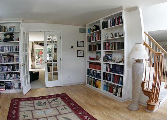 Living Room/Library