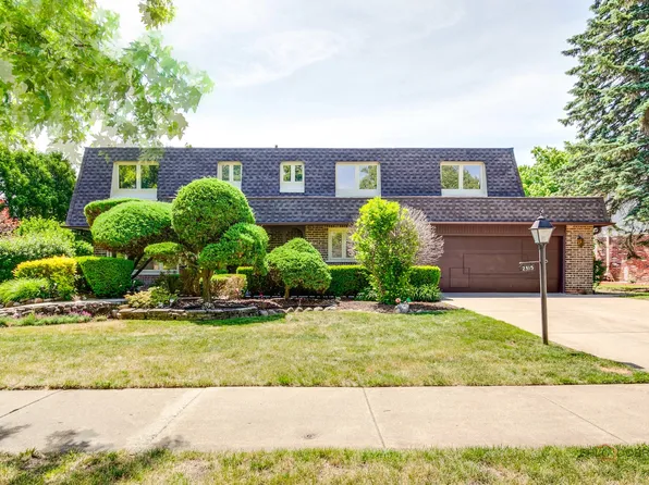 2315 Castilian Cir, Northbrook, IL 60062