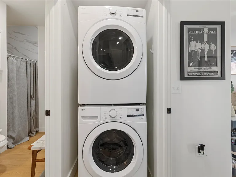 224 W Symmes St #201 — Photo 17