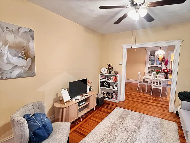 122 Willis Ave — Photo 19