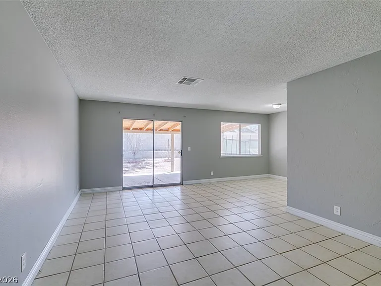 4732 Chantilly Ave — Photo 4