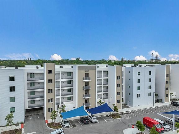 2nd image of 1709 Tamiami Trl #509