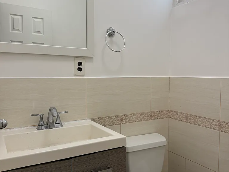 1344 Purdy St #1 — Photo 9