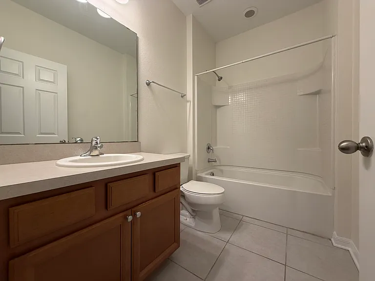 1018 Capitol Hill Ct — Photo 9