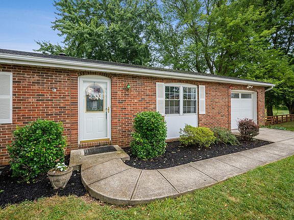 4th image of 2047 Lincoln Dr