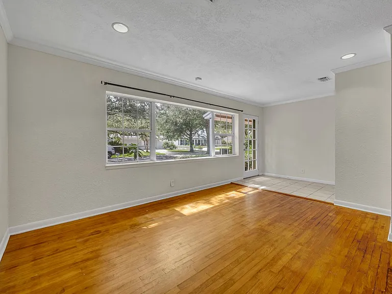 1816 Mizell Ave — Photo 8