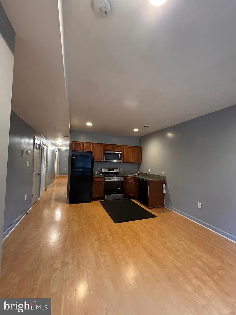 2 bed, 2.0 bath, 644 sqft, $2,000 — Photo 2