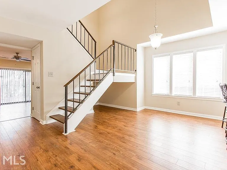 2048 Powers Ferry Trce SE — Photo 12