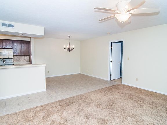 4th image of 1300 Hollow Run APT 3