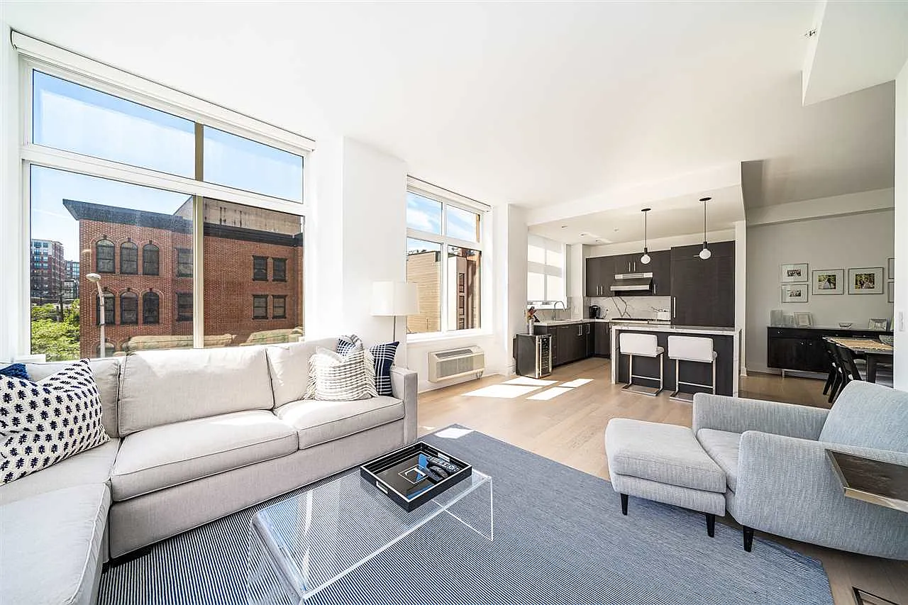 2 bed, 1266 sqft, $7,700 — Photo 2