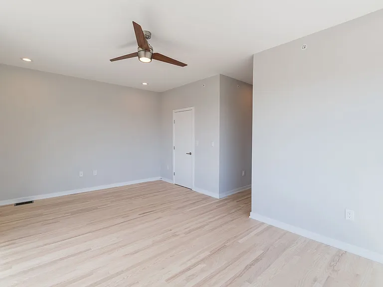 1351 S Myrtlewood St — Photo 30