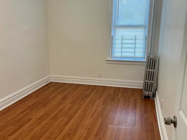 725 Garfield Avenue image 27 of 36