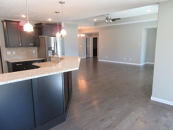 4th image of 409 W Green St
