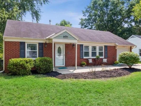 2417 W 76th St, Prairie Village, KS 66208