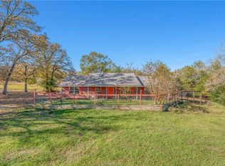 4474 Winding Rd, Hearne, TX 77859