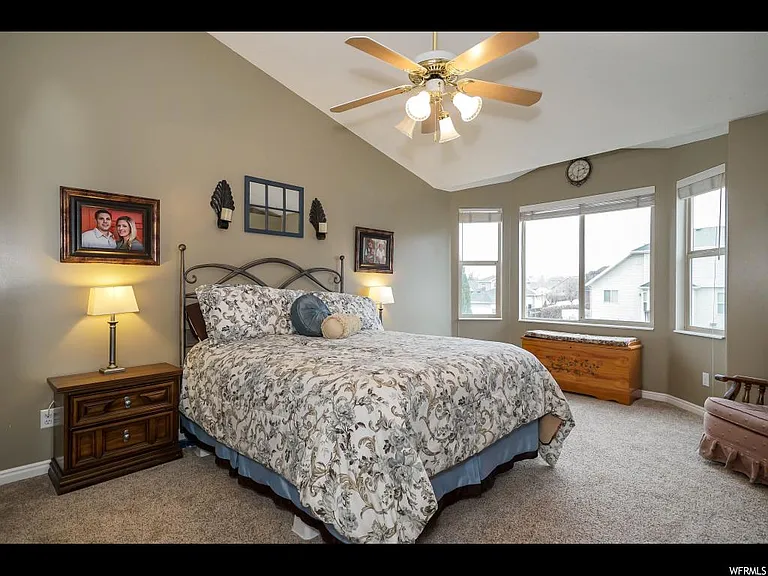 804 Creek Ln — Photo 13