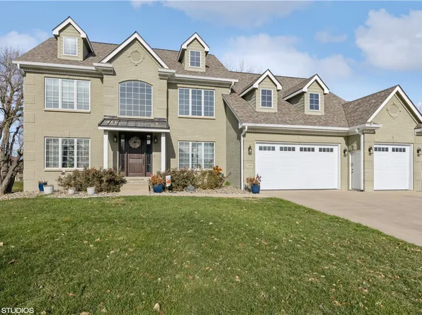 9209 Huntington Cir, Johnston, IA 50131