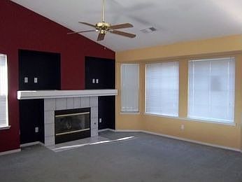3rd image of 377 Teddy St
