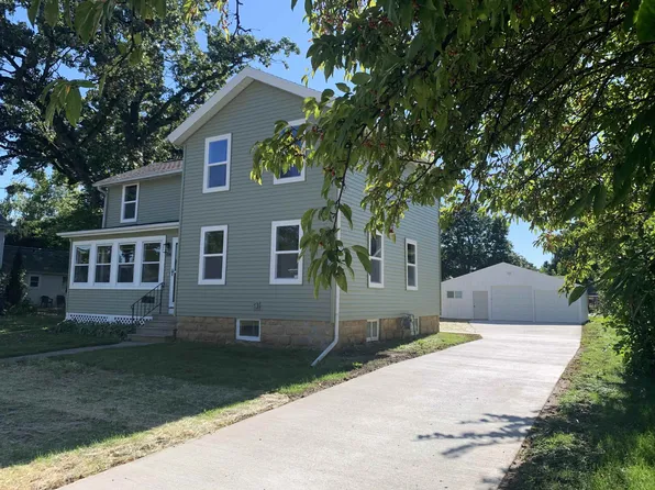 449 Selden St, Columbus, WI 53925