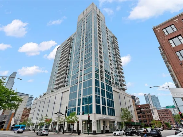 757 N Orleans St #1210, Chicago, IL 60610