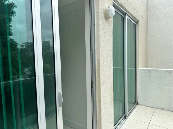 1530 Brickell Ave #515, Miami, FL 33129
