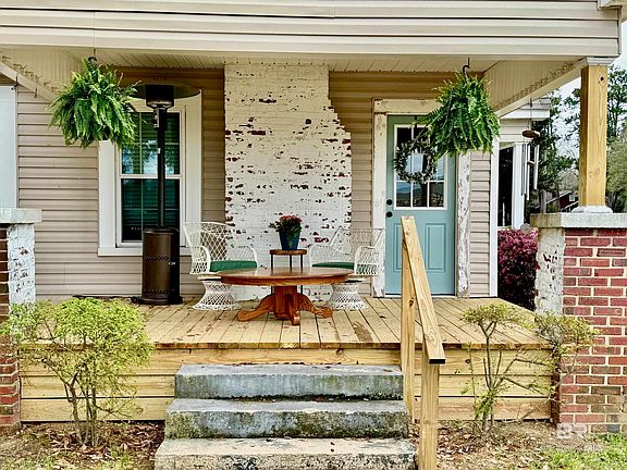 3rd image of 510 N White Ave