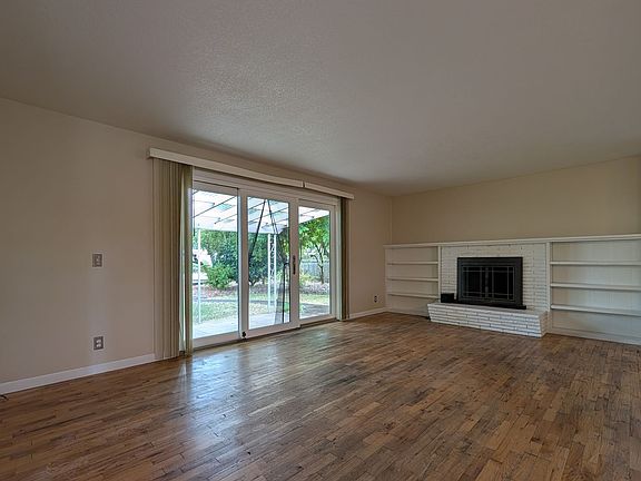 4th image of 3338 Gardenia Way