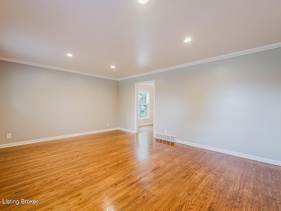 4th image of 1704 Ormsby Ln