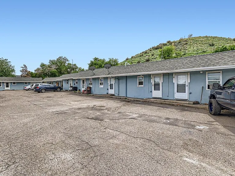 400 Santa Fe Dr #13 — Photo 4