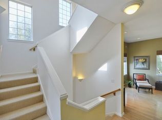 4616 Redwood Rd, Oakland, CA 94619