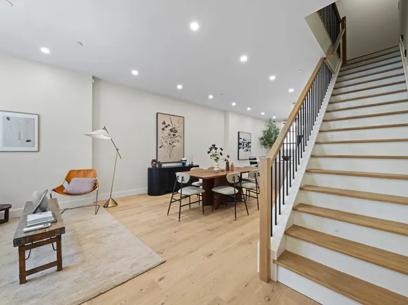 389 Manhattan Avenue image 8 of 38