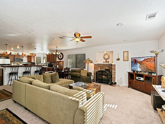2nd image of 2141 7th Ln