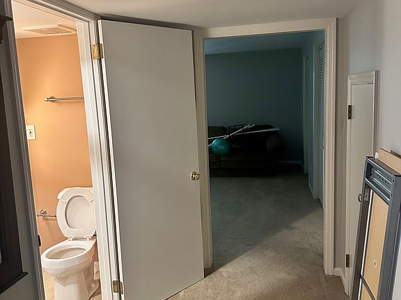 3rd image of 3024 Stratford Ct
