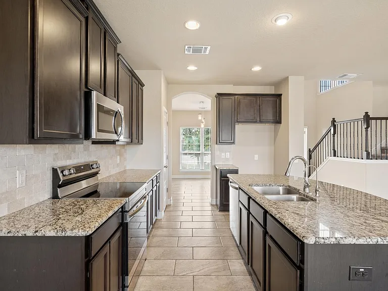 810 Low Cloud Dr — Photo 6