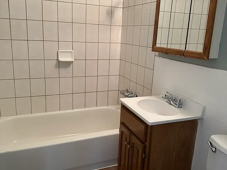 2930 Macarthur Blvd #4 — Photo 11