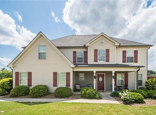 262 Stillwood Dr, Winder, GA 30680