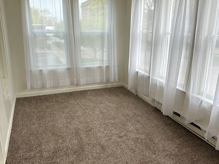 Front bedroom / office / sitting room.